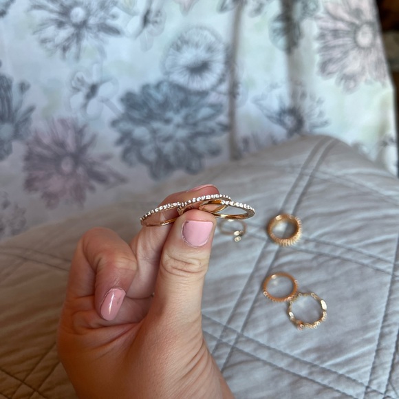 🌟Gold Assorted Rings🌟 - Picture 8 of 12